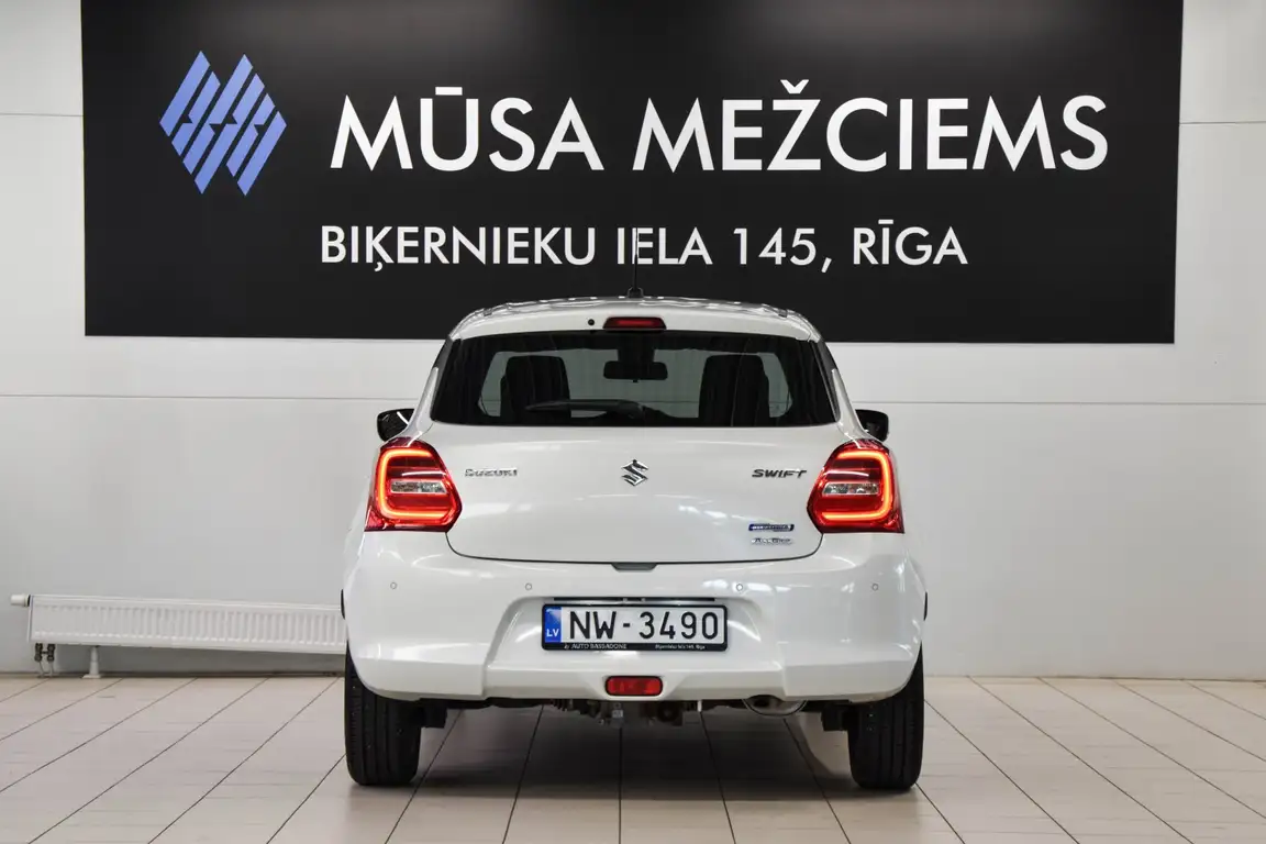 SUZUKI SWIFT