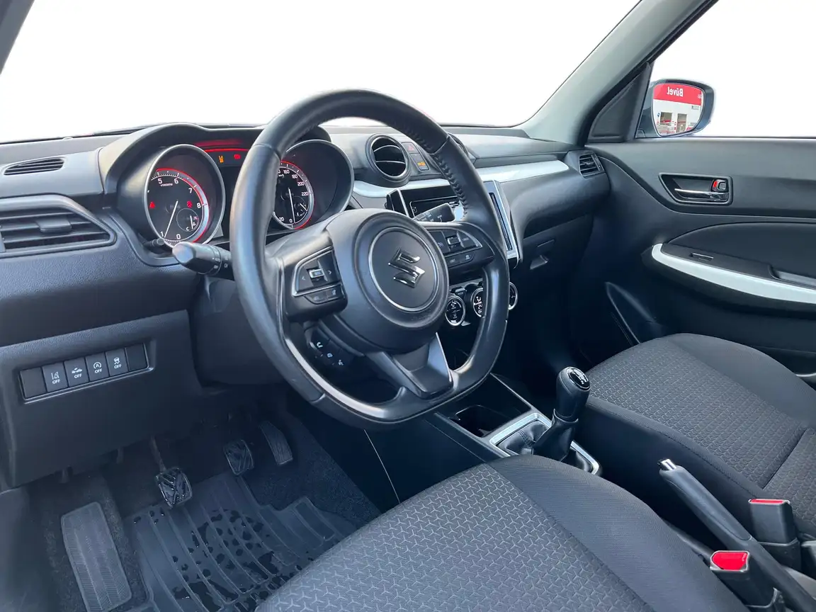 SUZUKI SWIFT