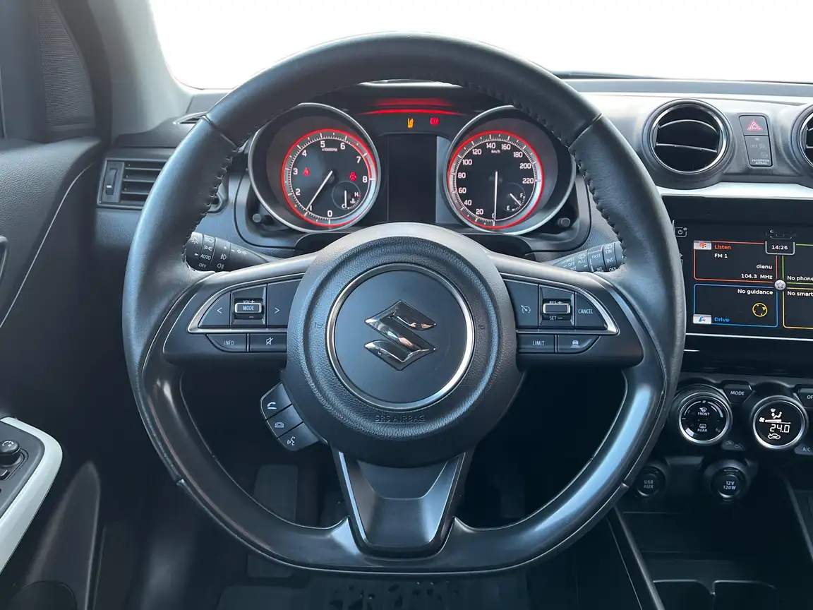 SUZUKI SWIFT