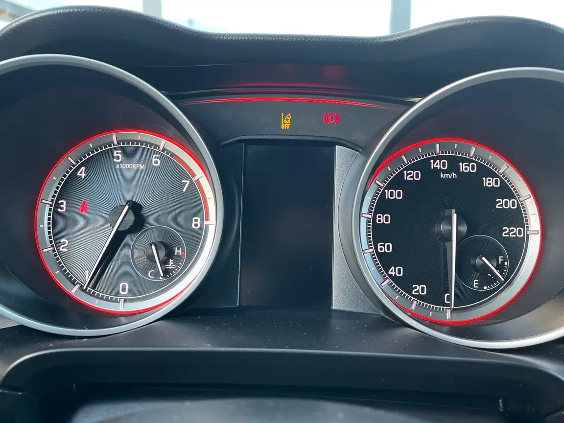 SUZUKI SWIFT