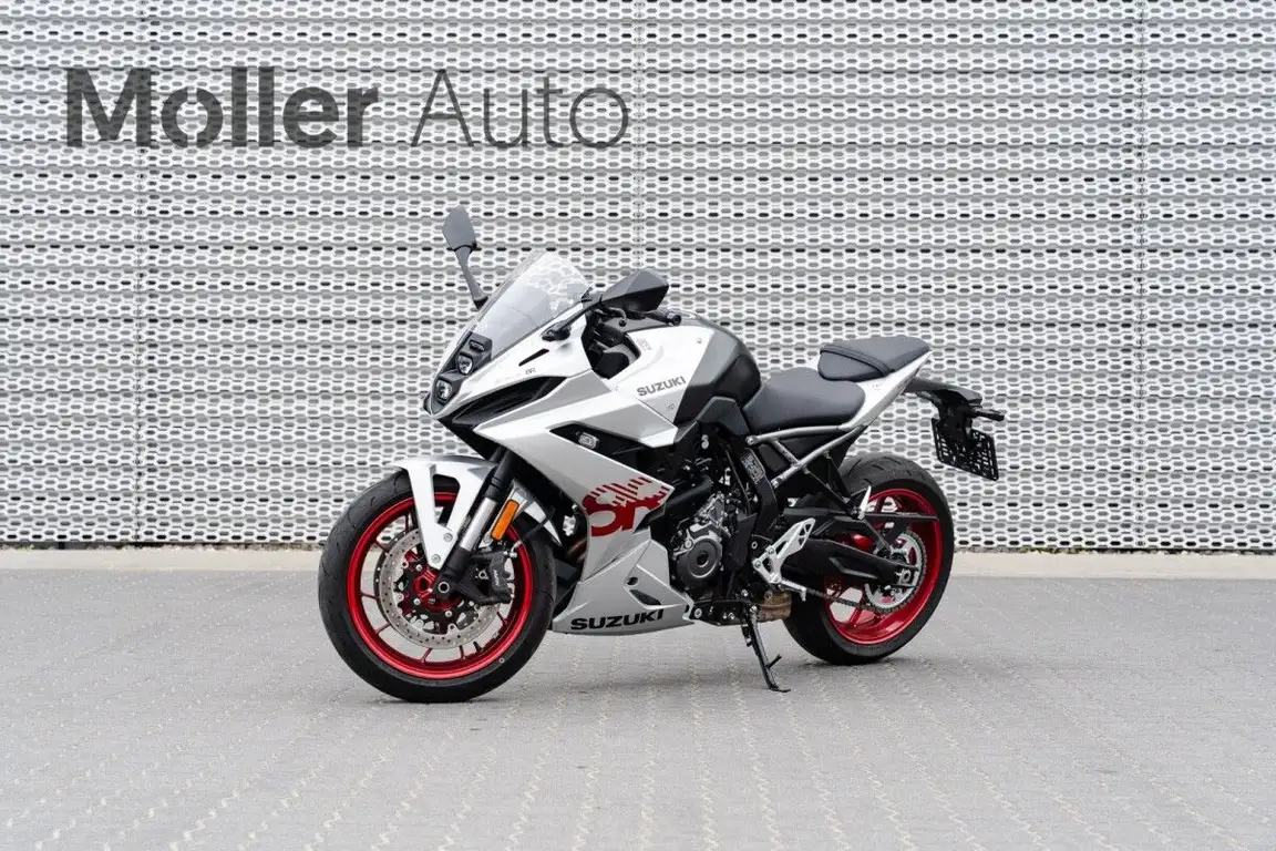 SUZUKI XL7