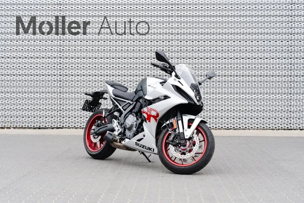 SUZUKI XL7