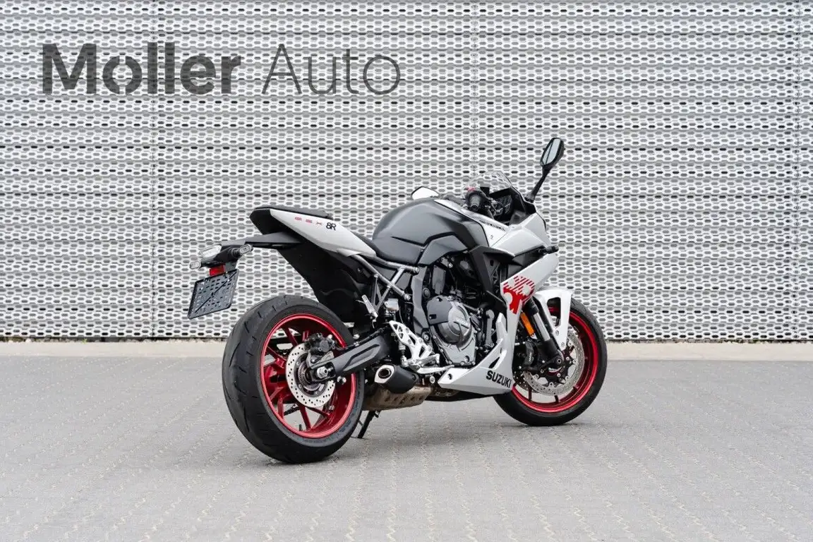 SUZUKI XL7