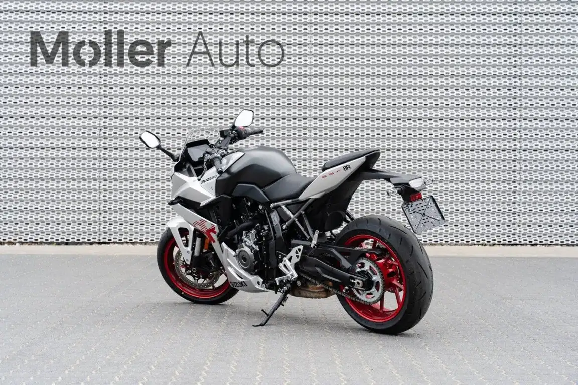 SUZUKI XL7
