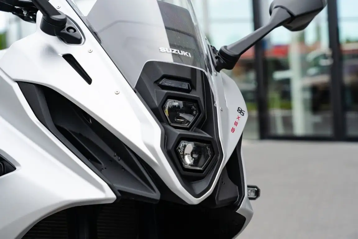 SUZUKI XL7