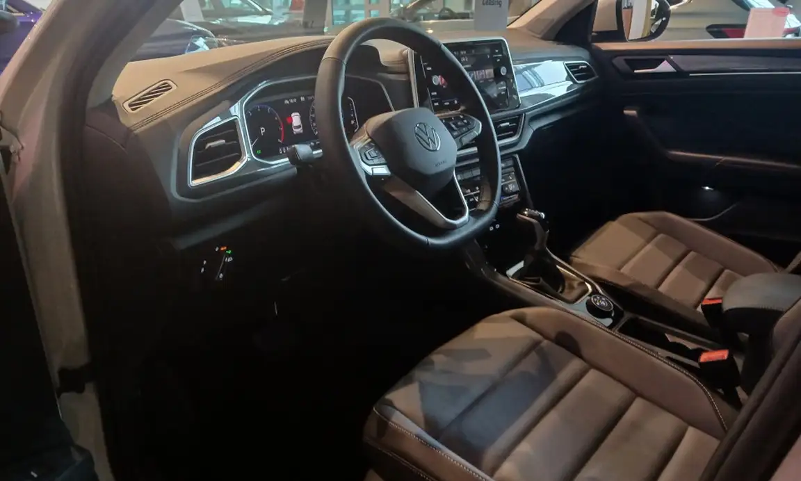 VOLKSWAGEN T-ROC