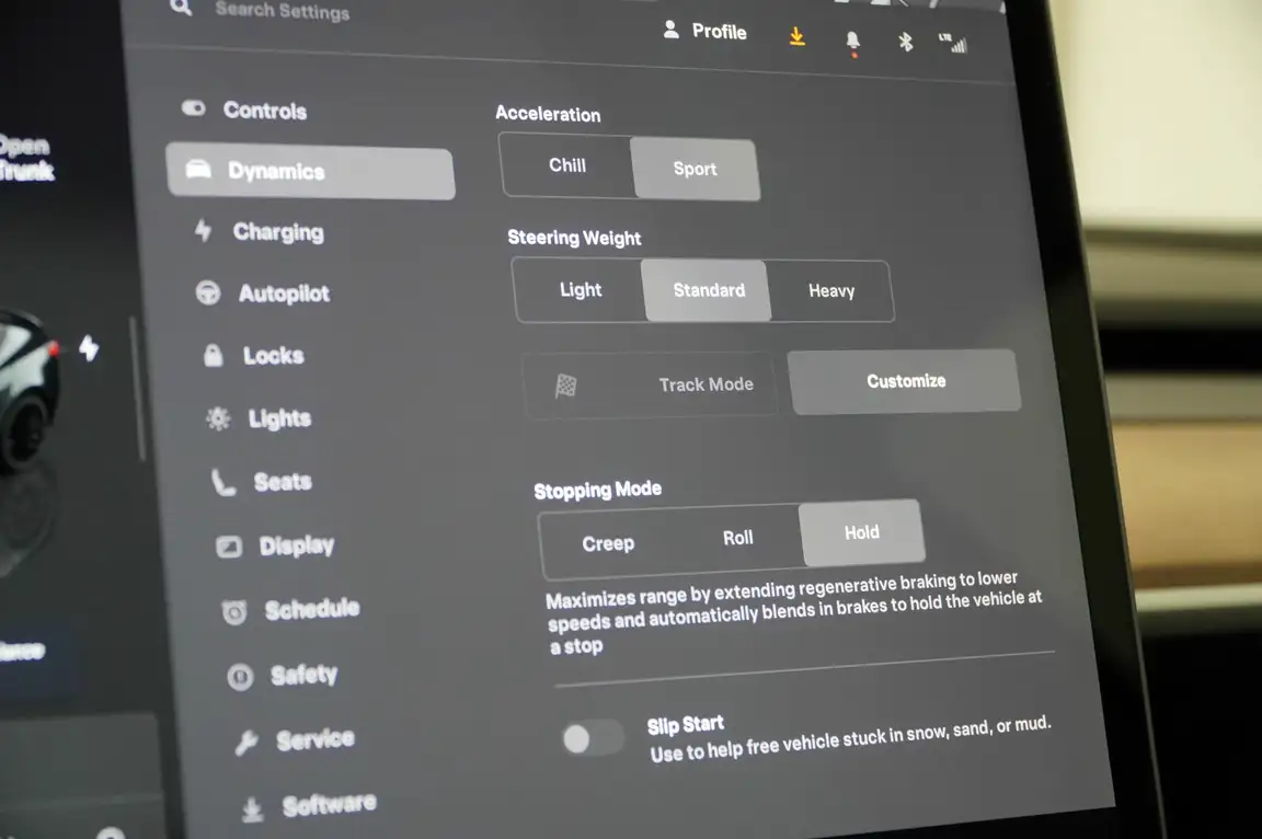 TESLA MODEL 3