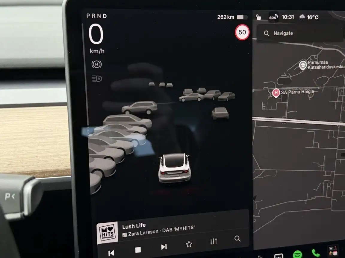 TESLA MODEL 3