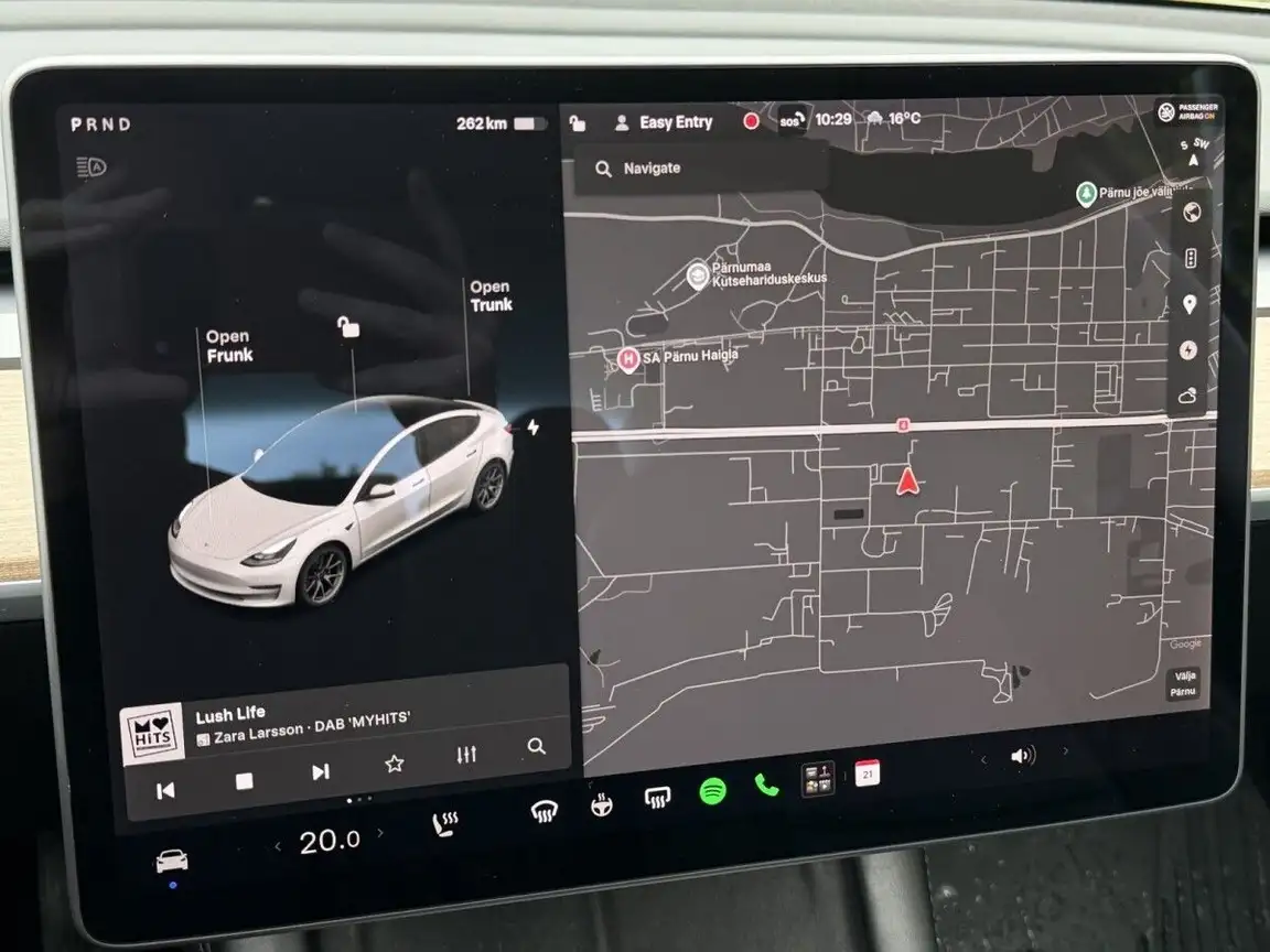 TESLA MODEL 3