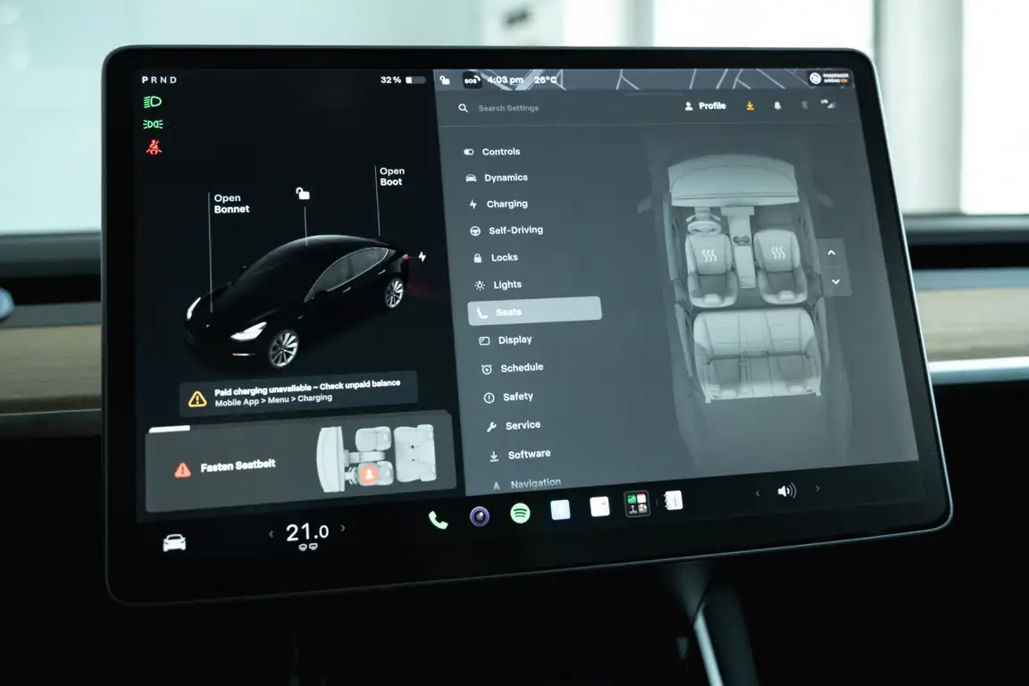 TESLA MODEL 3