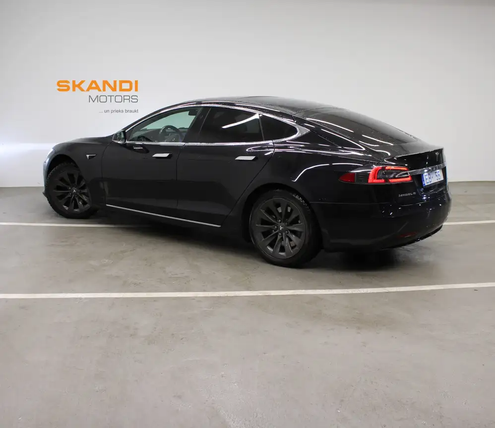 TESLA MODEL S