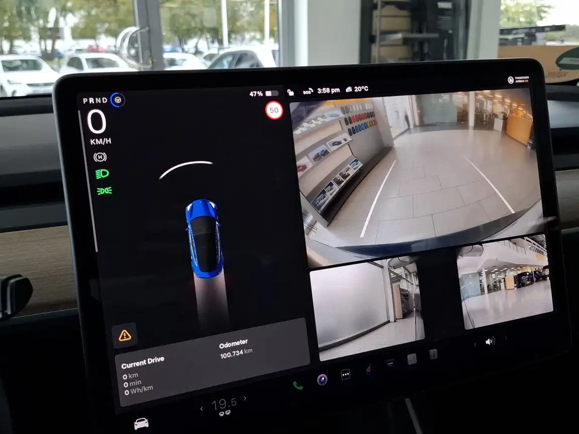 TESLA MODEL X