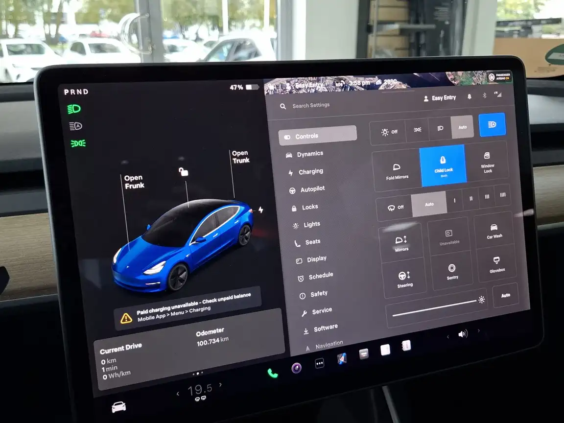 TESLA MODEL X