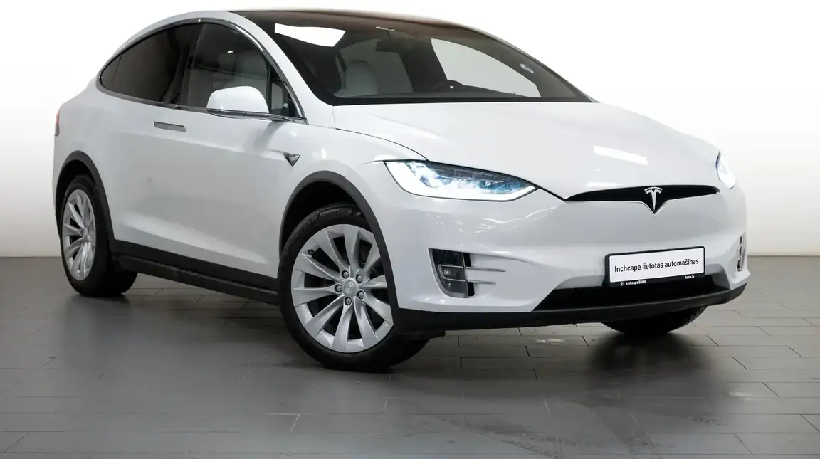 TESLA MODEL X