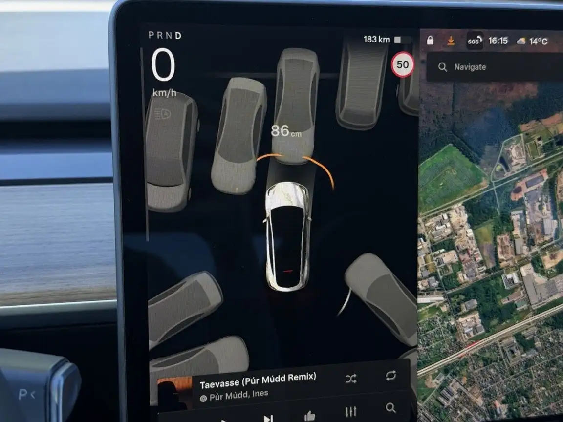 TESLA MODEL Y
