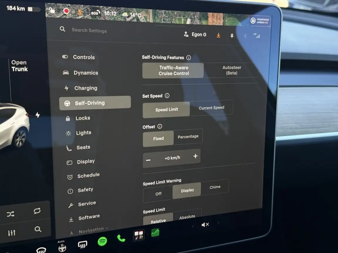 TESLA MODEL Y