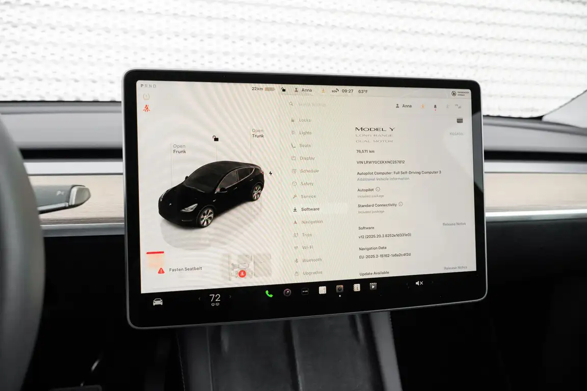 TESLA MODEL Y