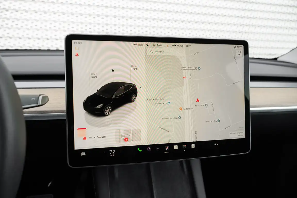 TESLA MODEL Y