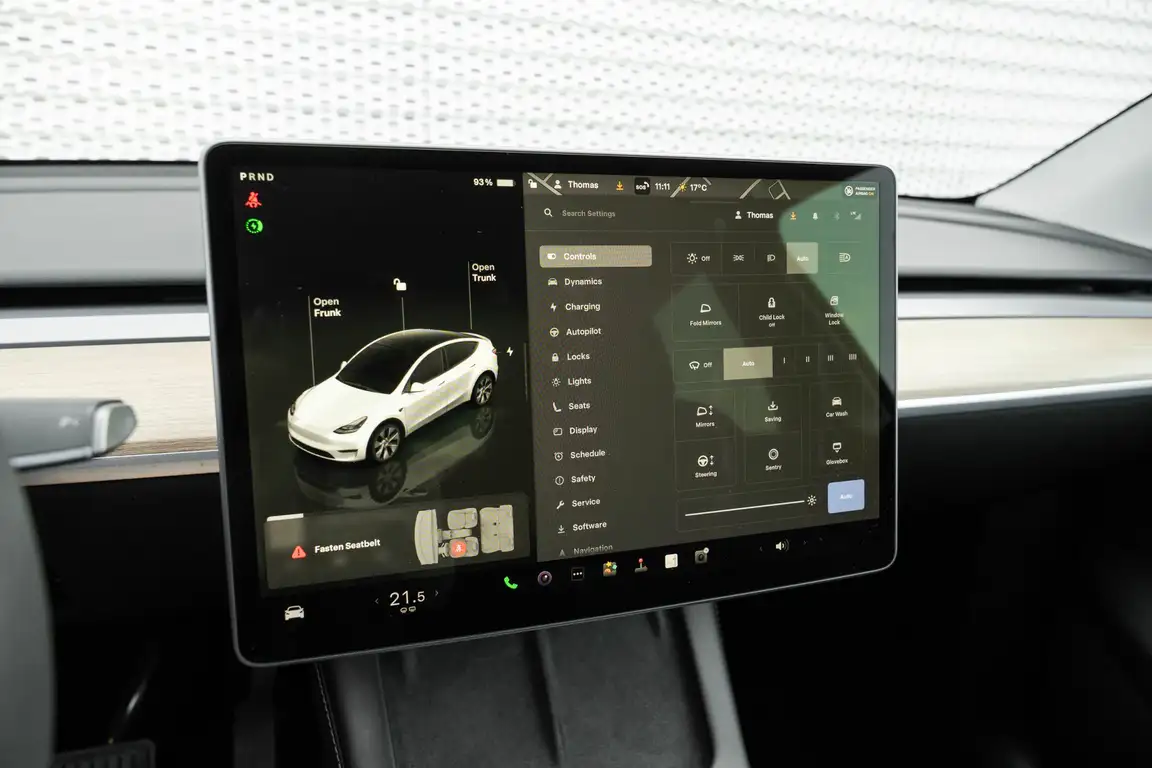 TESLA MODEL Y