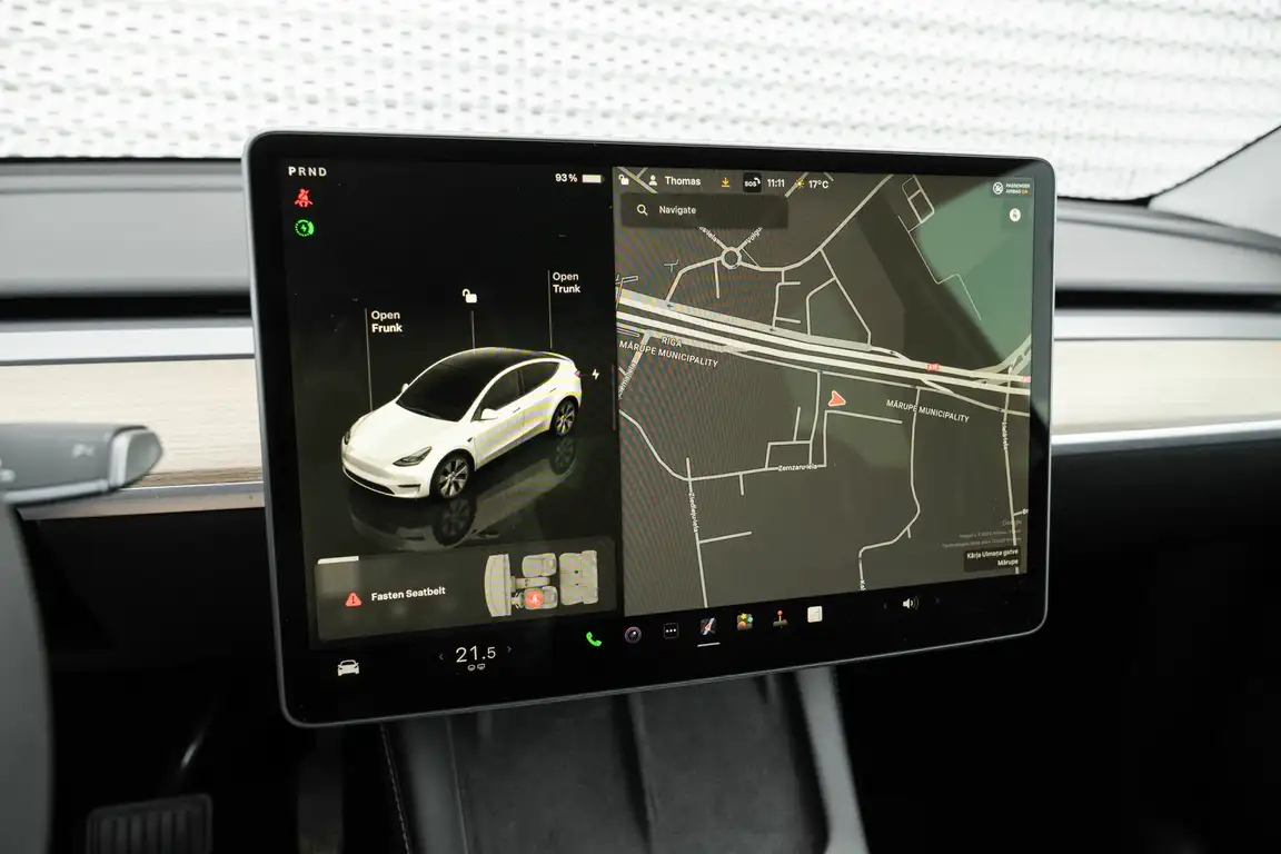 TESLA MODEL Y