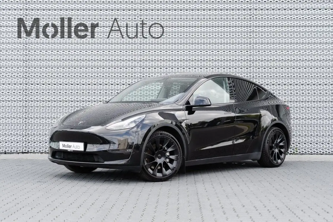 TESLA MODEL Y