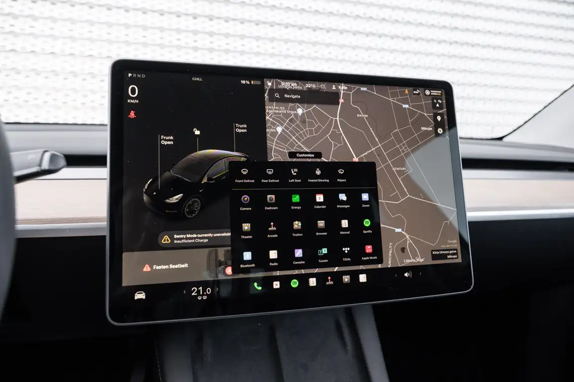 TESLA MODEL Y