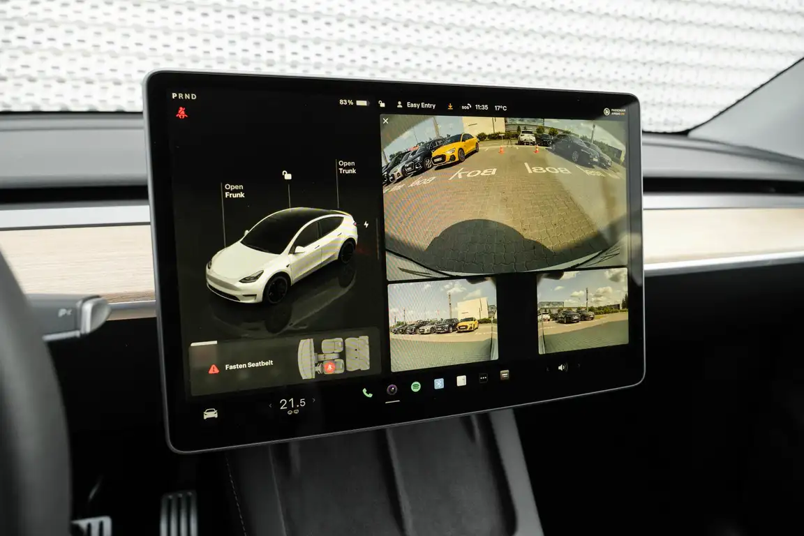 TESLA MODEL Y