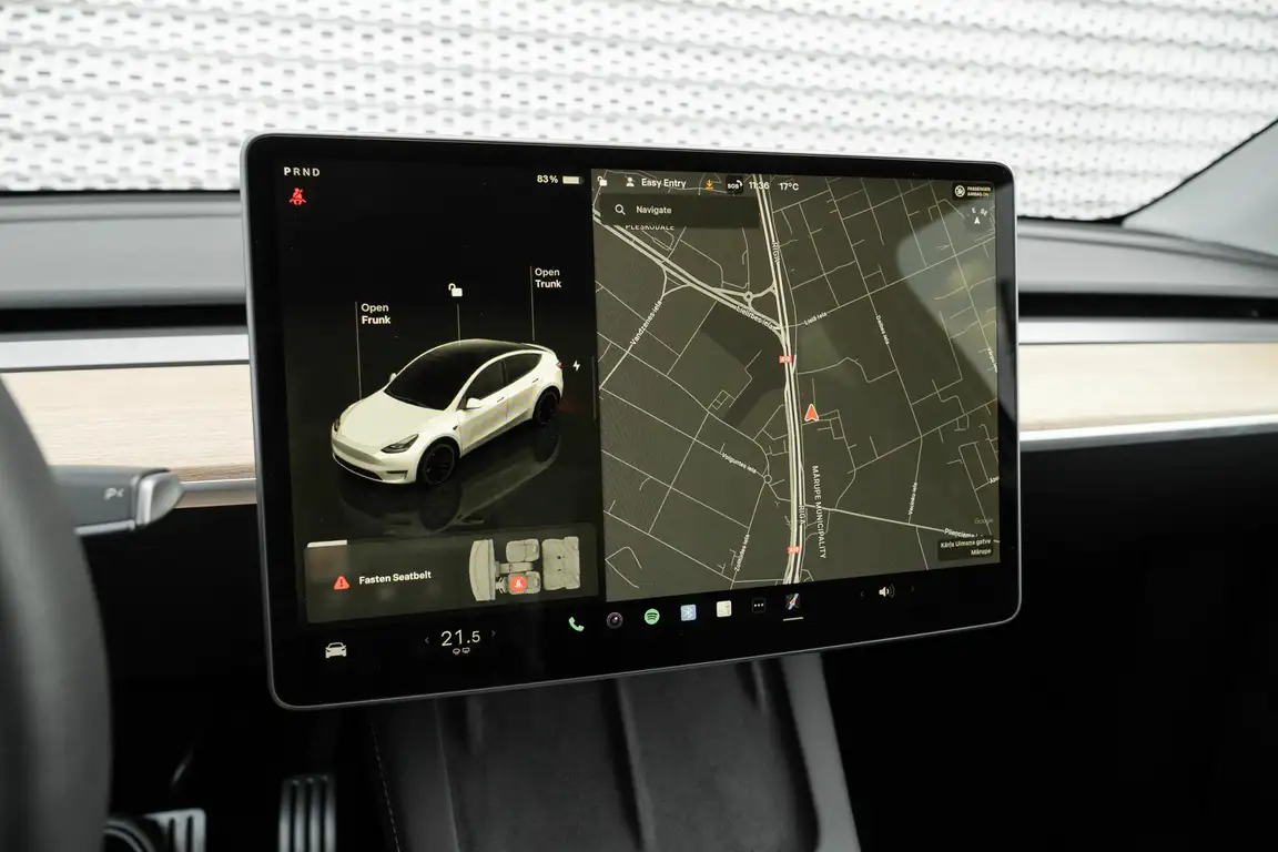 TESLA MODEL Y