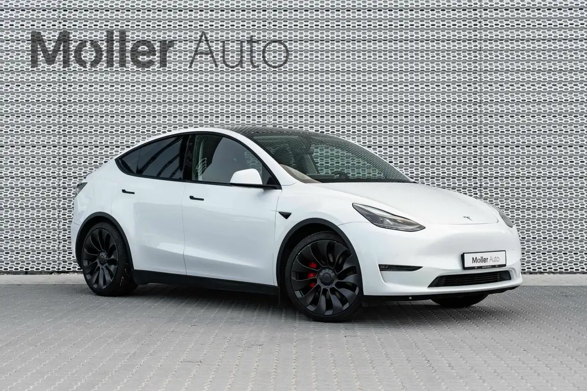 TESLA MODEL Y