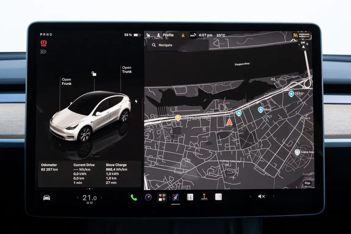 TESLA MODEL Y
