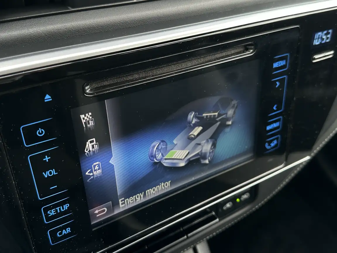 TOYOTA AURIS