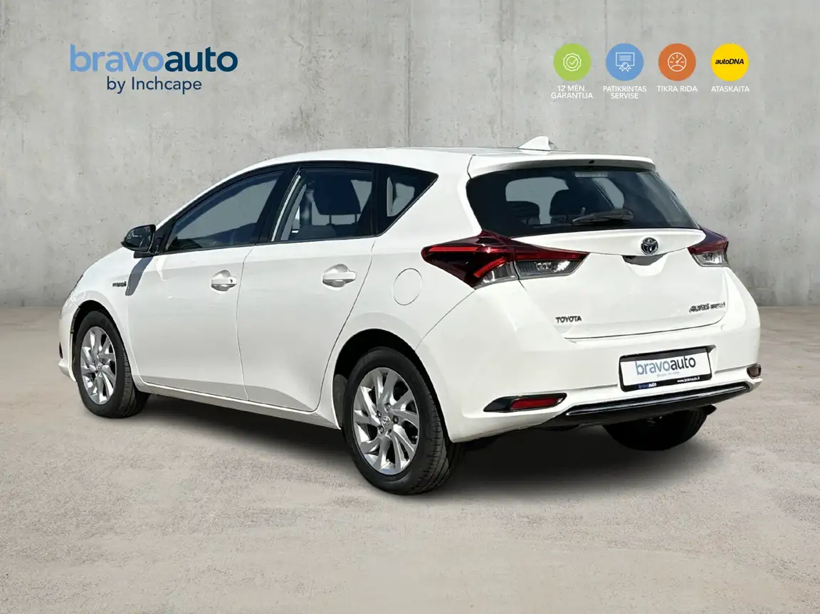 TOYOTA AURIS