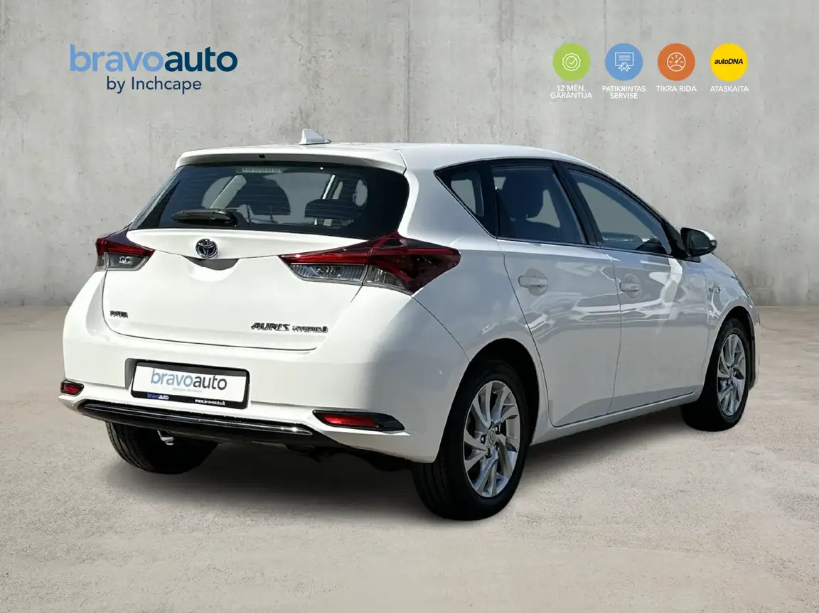TOYOTA AURIS