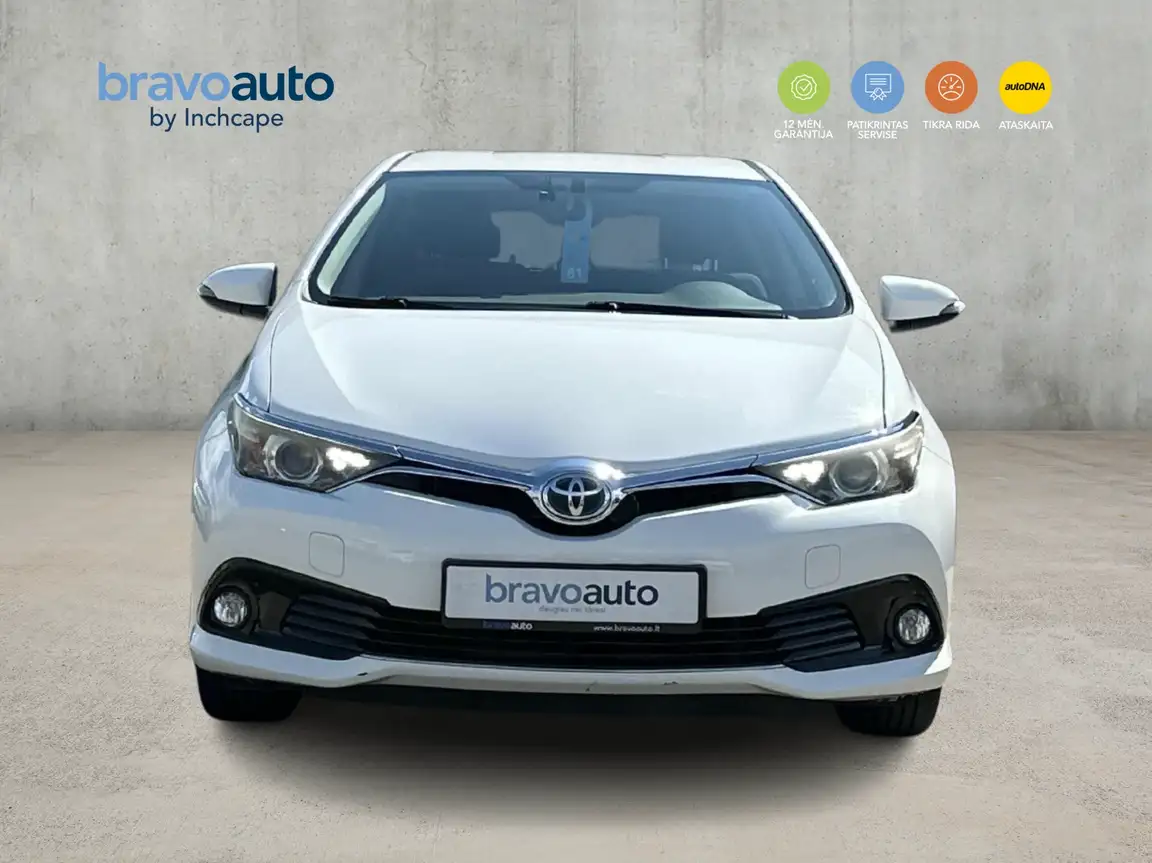 TOYOTA AURIS