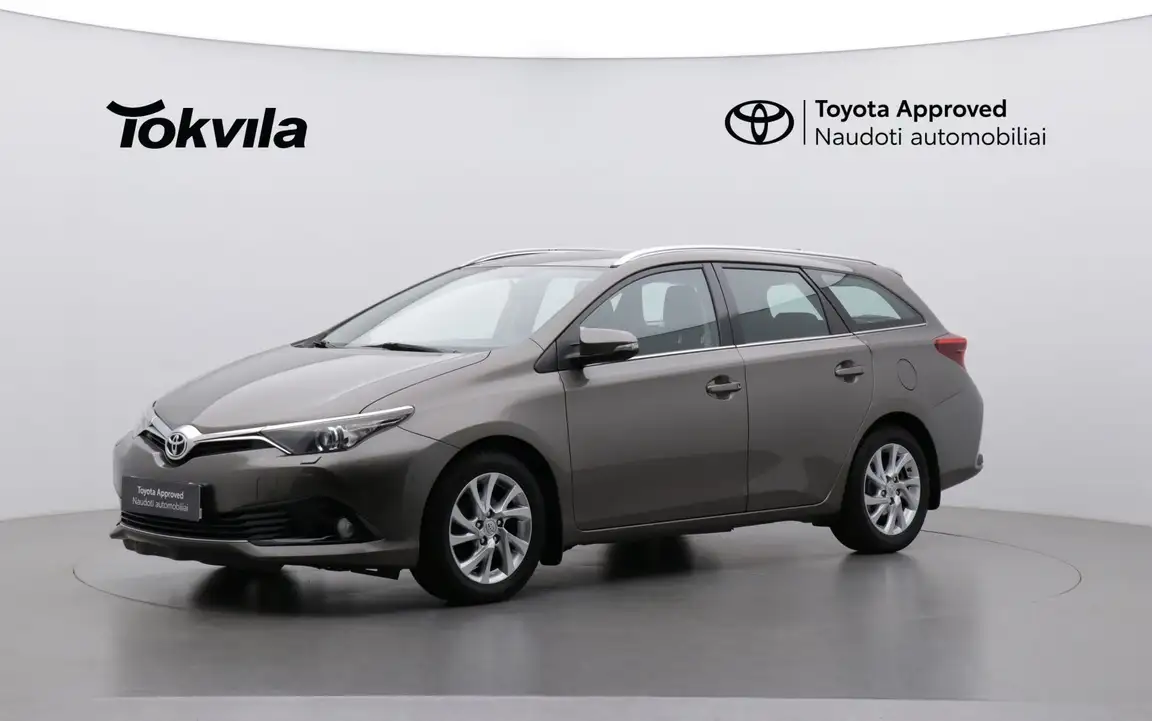 TOYOTA AURIS