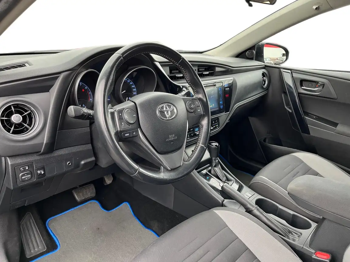 TOYOTA AURIS