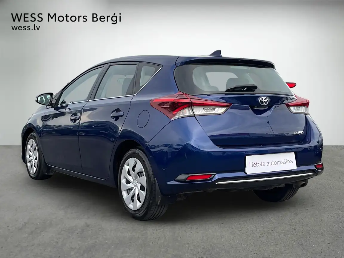 TOYOTA AURIS