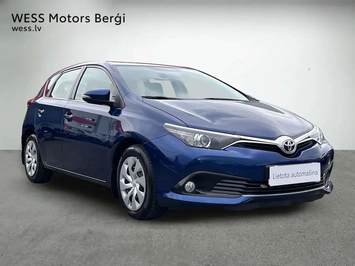 TOYOTA AURIS