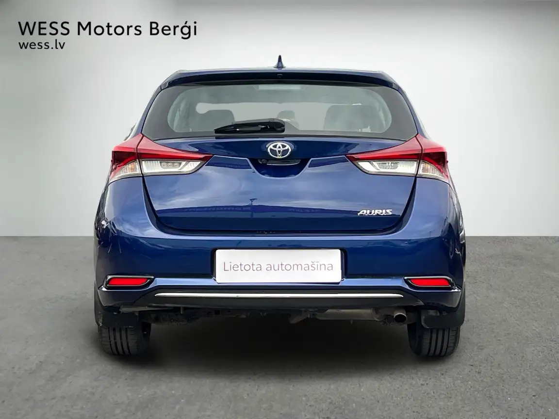 TOYOTA AURIS