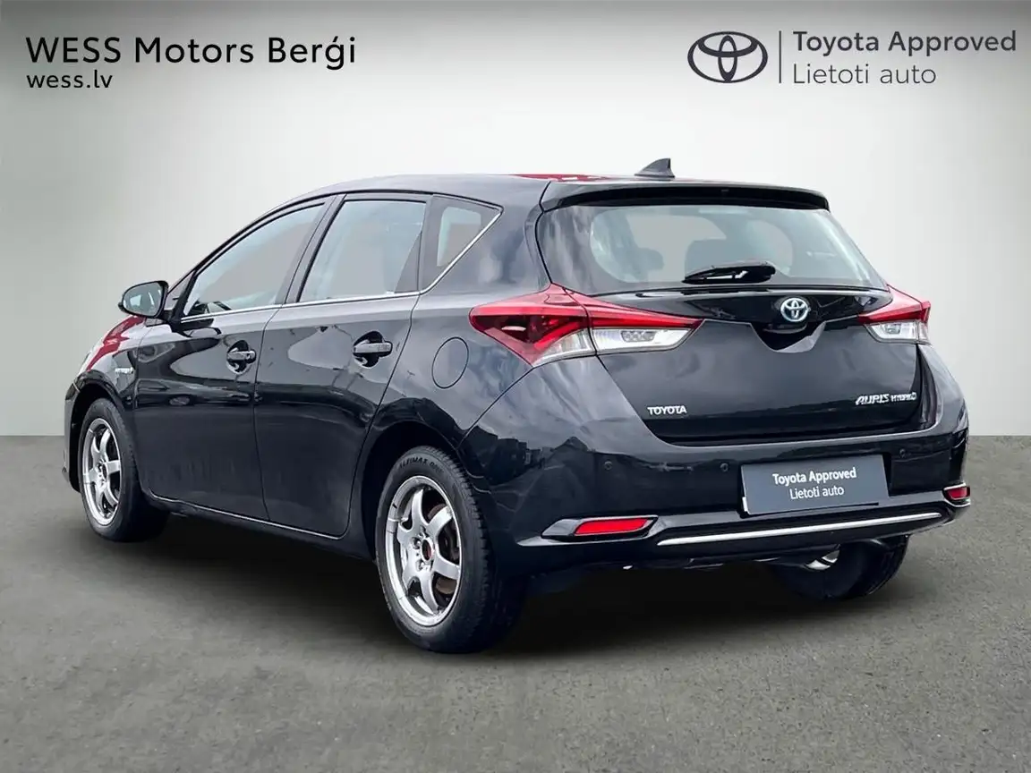 TOYOTA AURIS