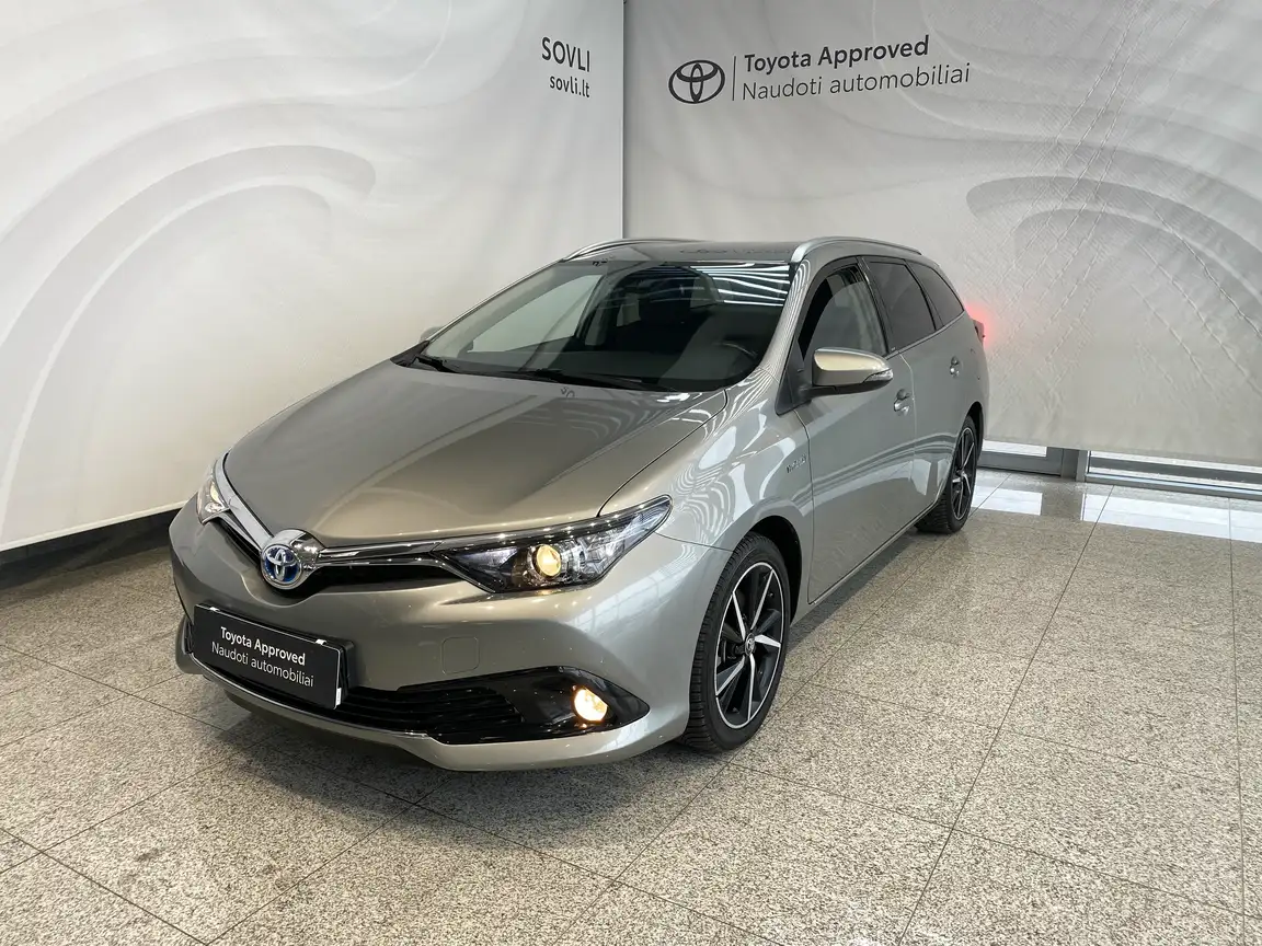 TOYOTA AURIS