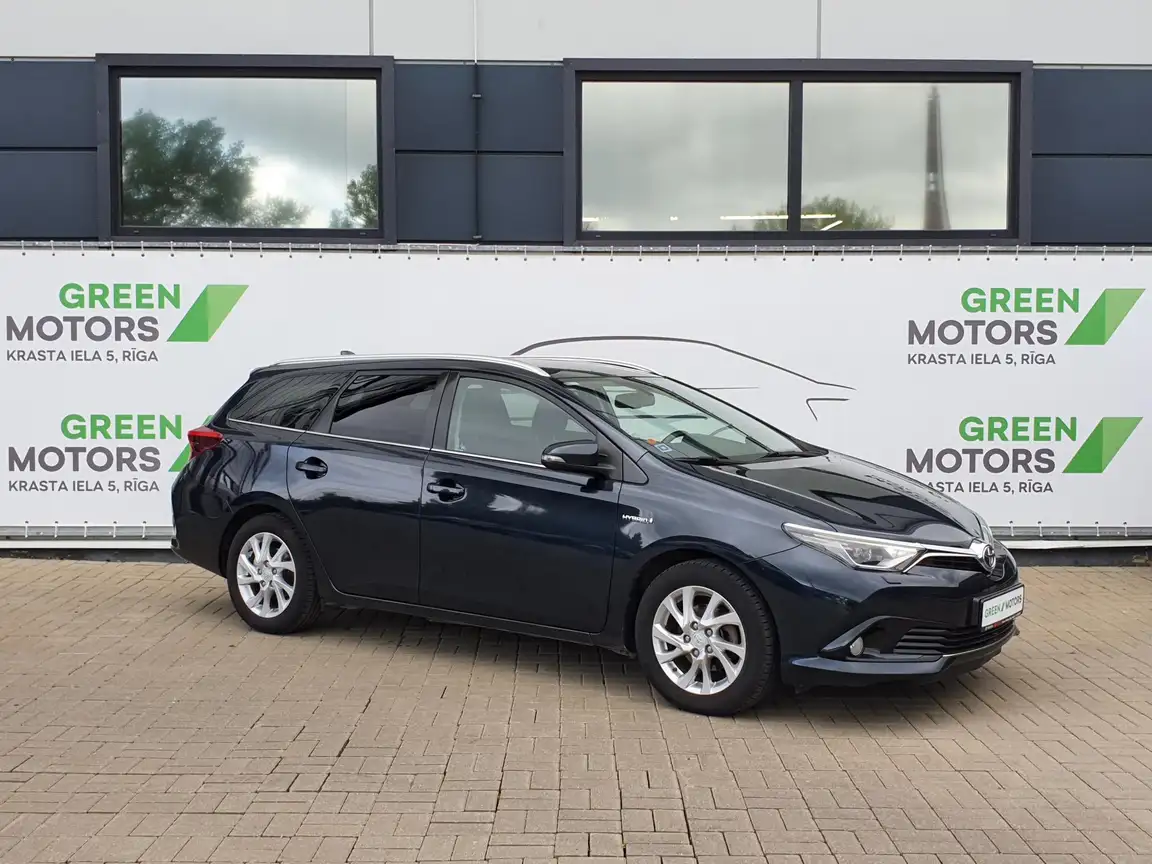 TOYOTA AURIS