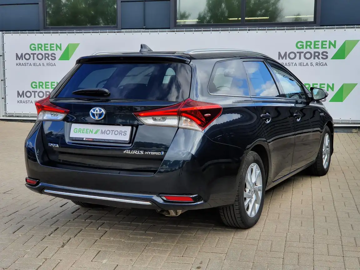 TOYOTA AURIS