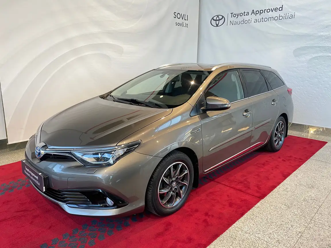 TOYOTA AURIS