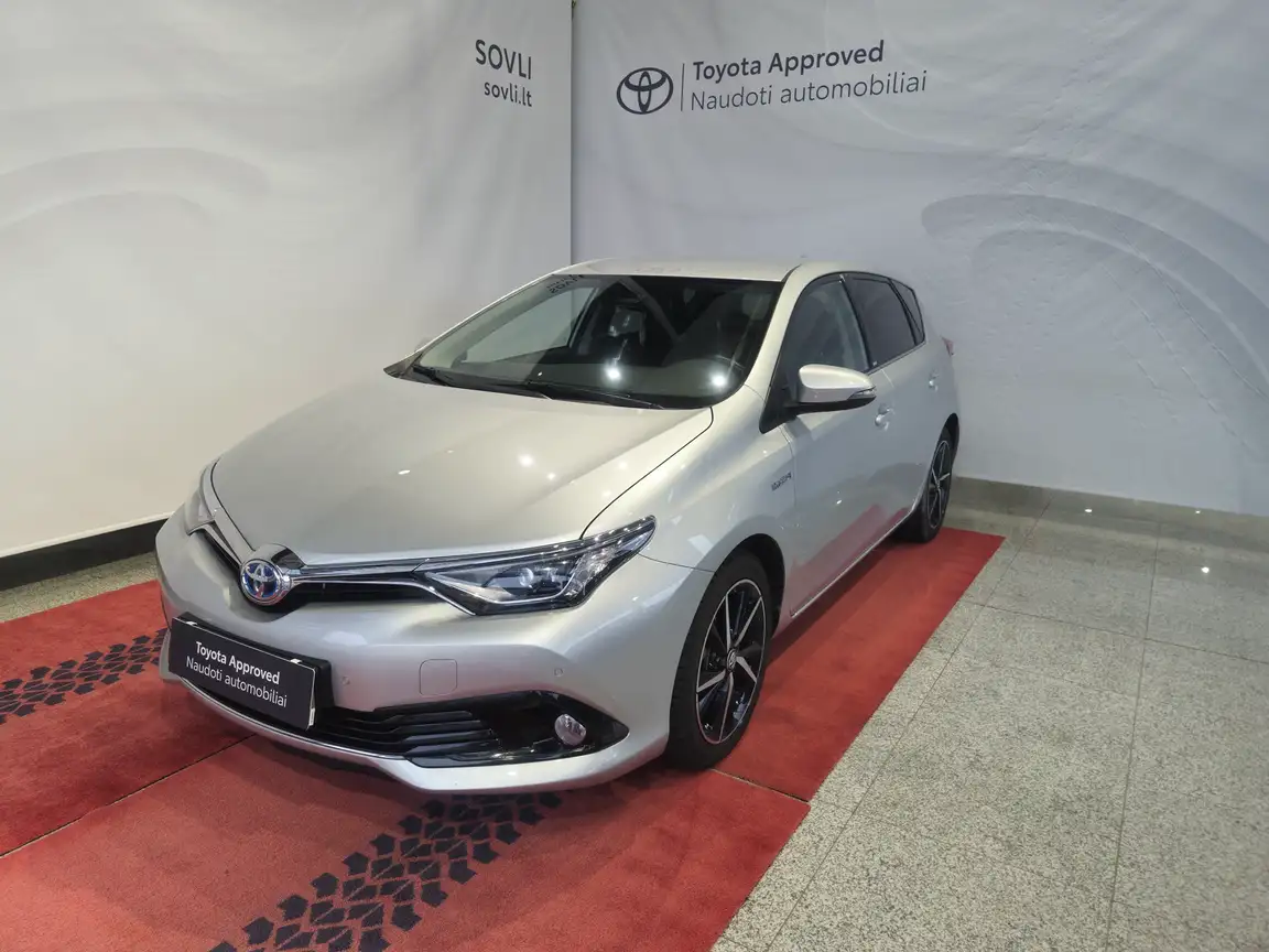 TOYOTA AURIS