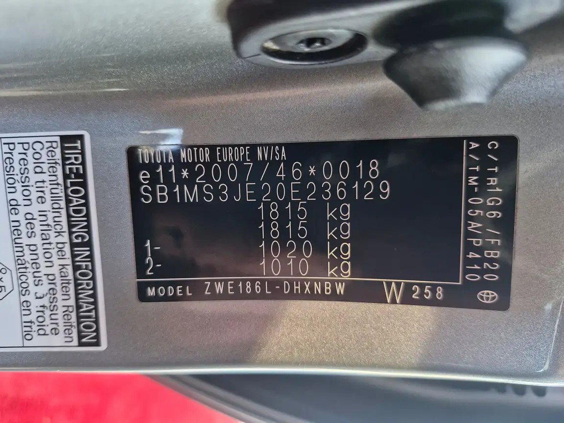 TOYOTA AURIS