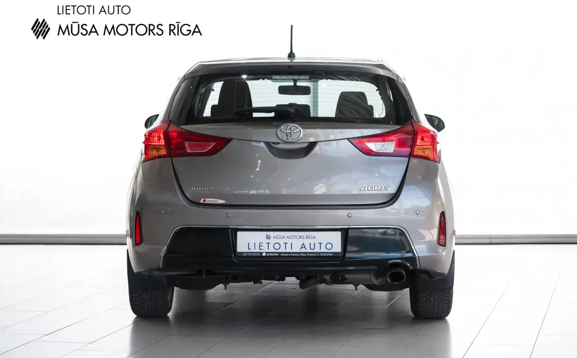 TOYOTA AURIS