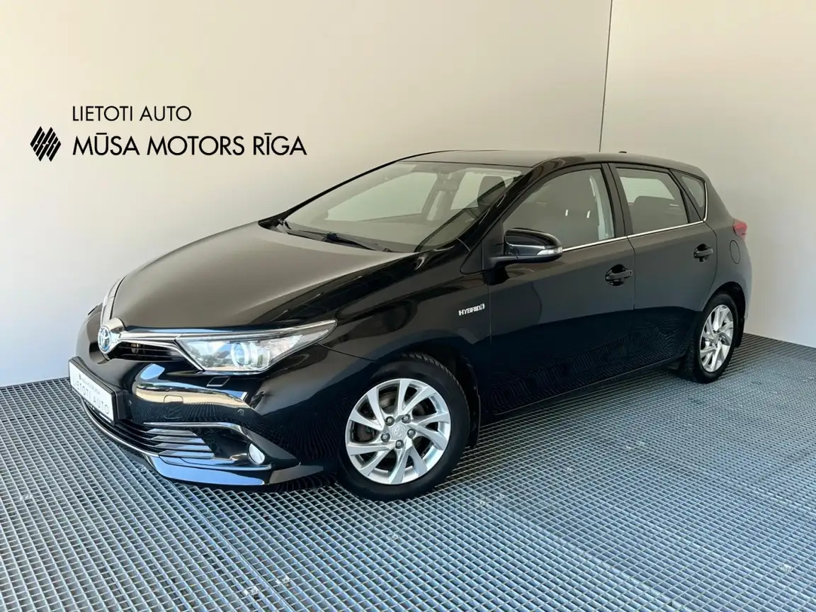 TOYOTA AURIS