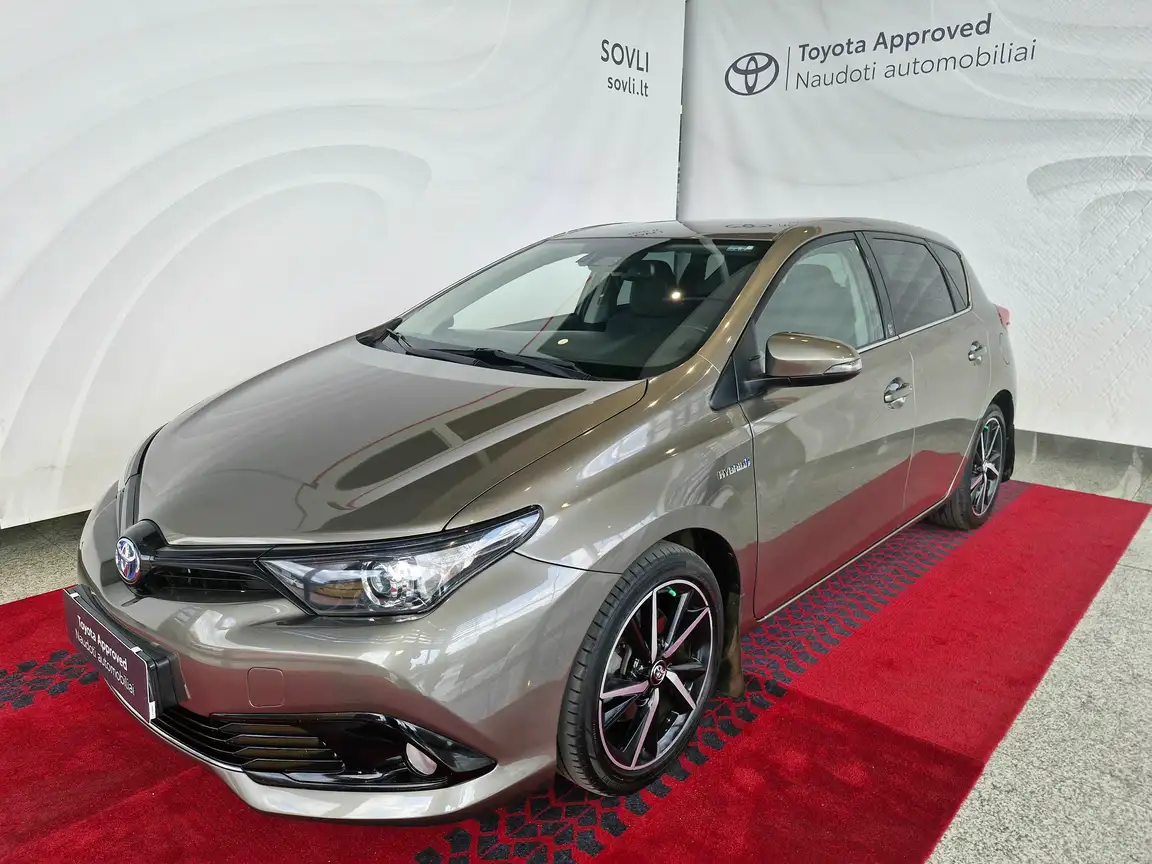 TOYOTA AURIS