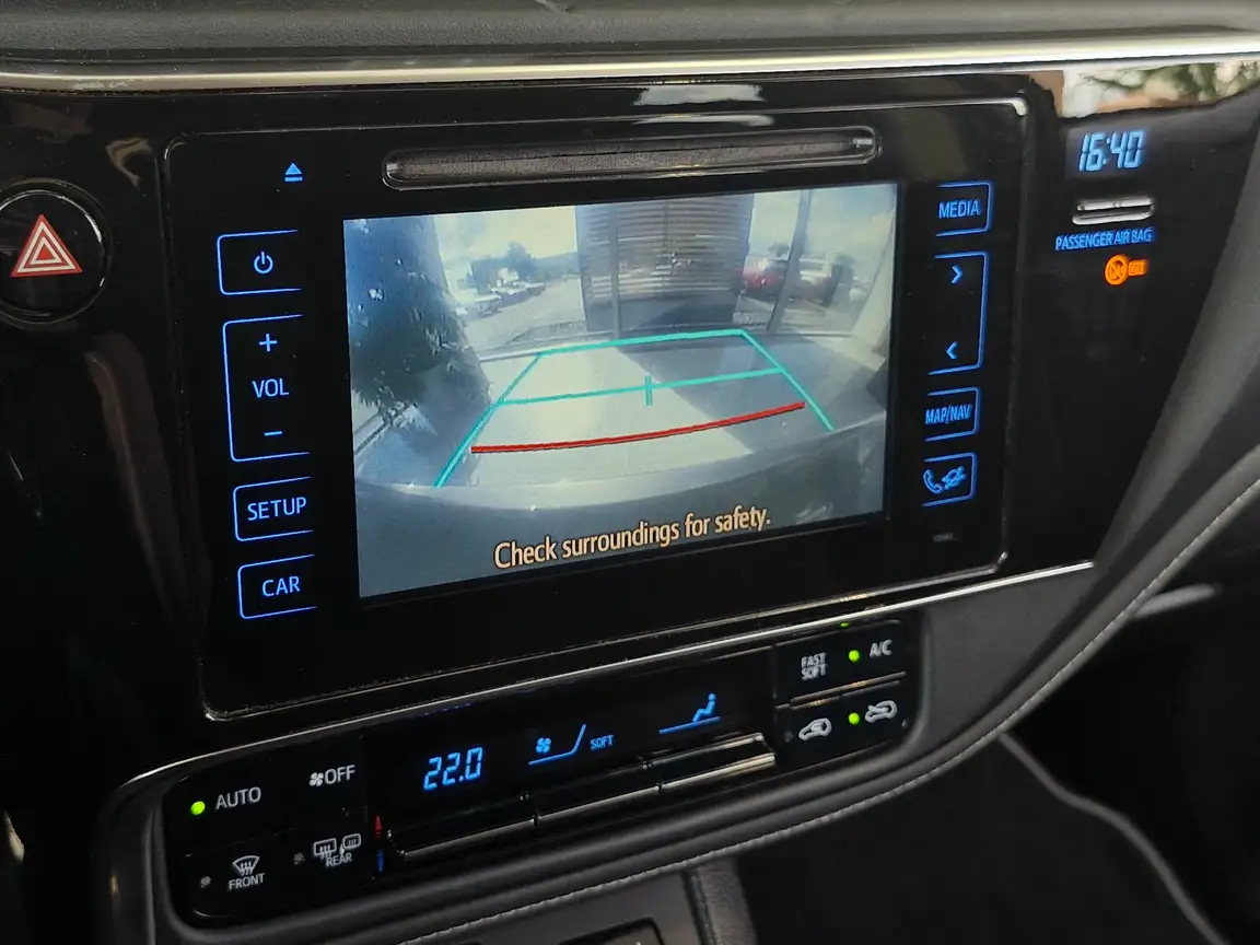 TOYOTA AURIS